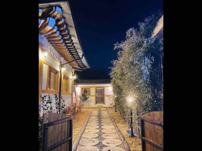 Adam Guesthouse