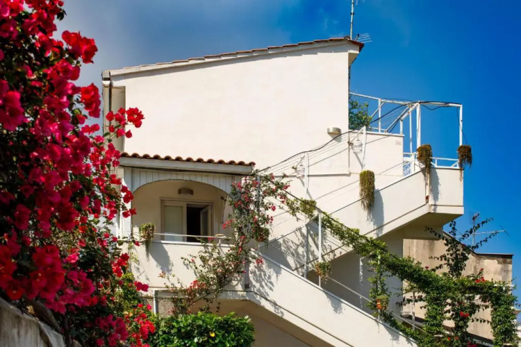 Regginè Holiday Apartments