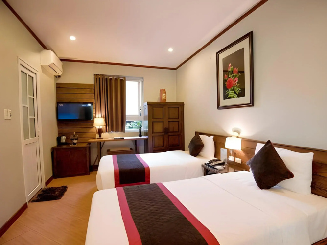 City Bay Hotel