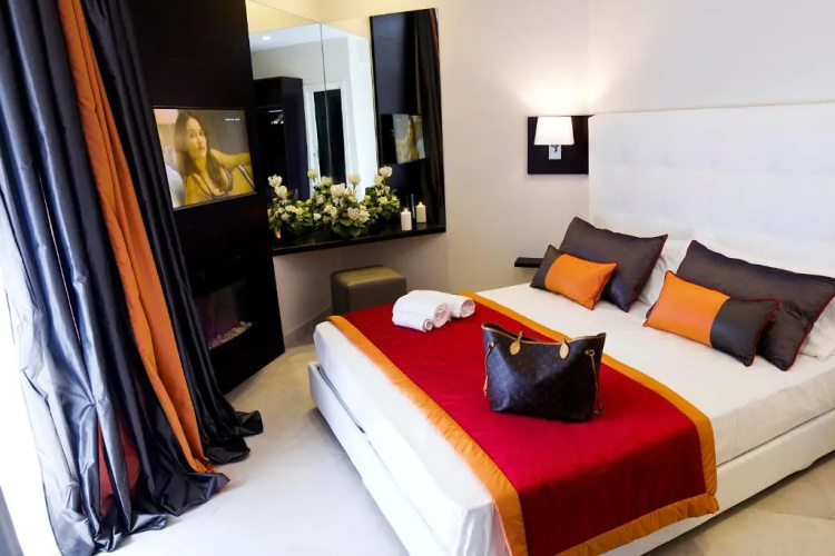Roman Holidays Boutique