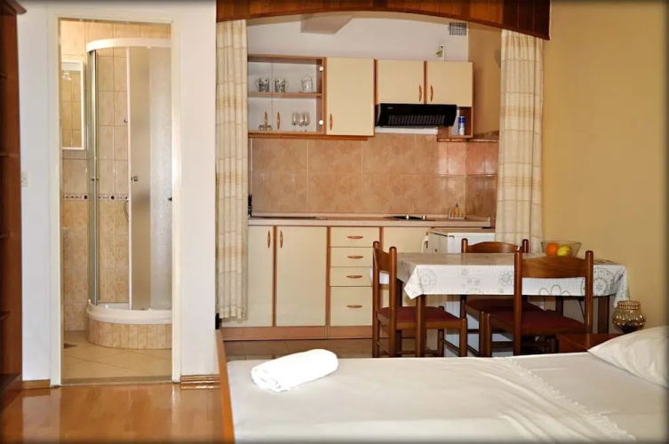 Apartments Lumbarda