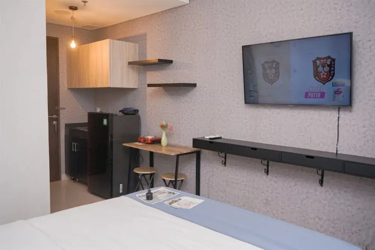 Cozy Studio Apartment At Transpark Bintaro