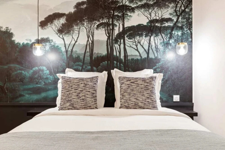 Chic & Contemporary Apartment With Two Bedroom - Image 15