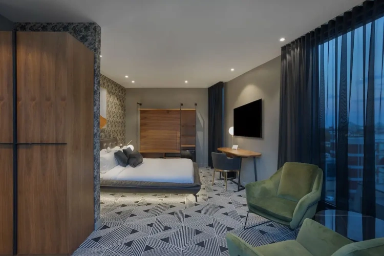 Deluxe Double Suite with balcony