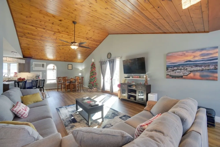 3 Bedrooms Apartment