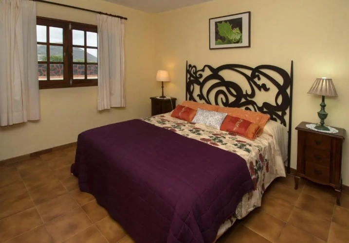 2 Bedrooms Cottage