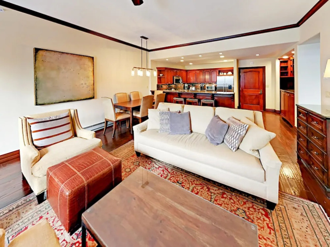 31 Avondale #105 - 3 Br Condo