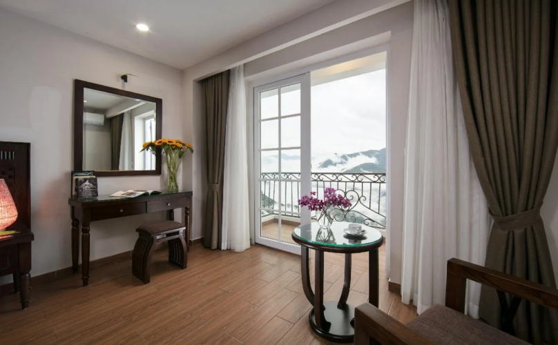 Azure Sapa Hotel