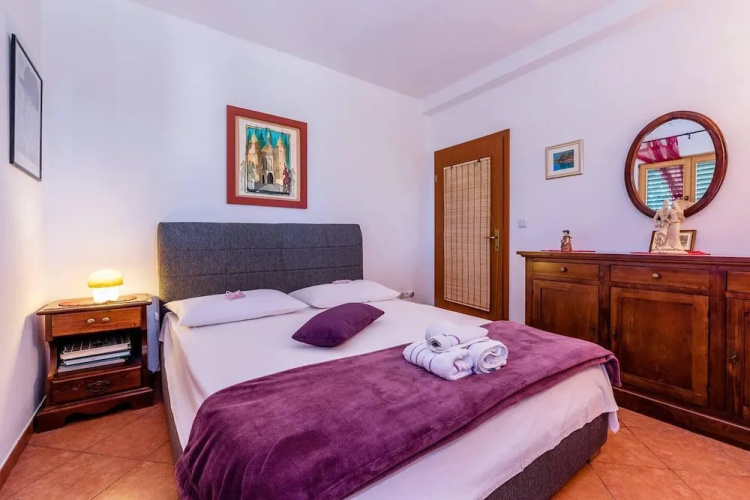 Villa Belezza Sleeps 8 With Pool