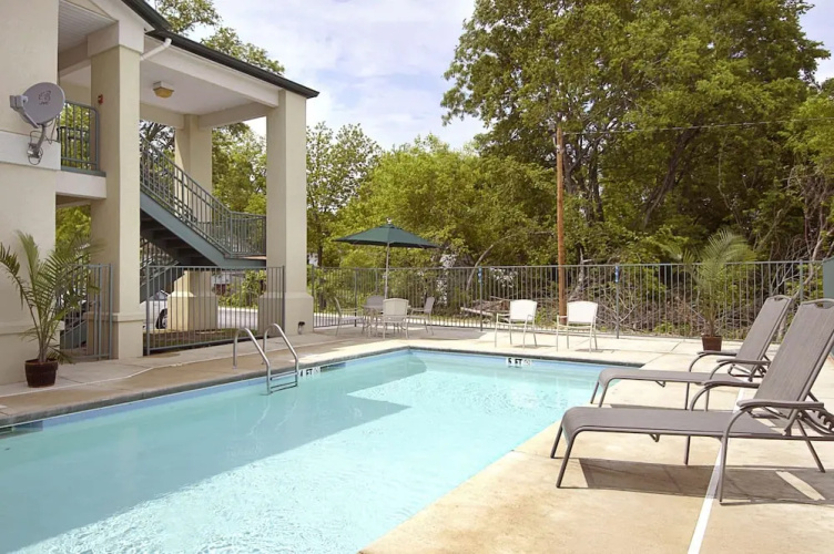 Super 8 Ft. Oglethorpe GA/Chatt TN Area