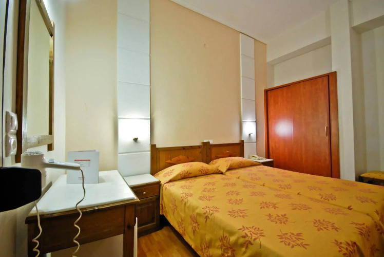 Coronis Hotel