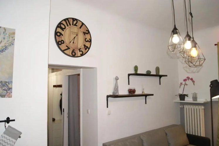 Under Castle Apartment