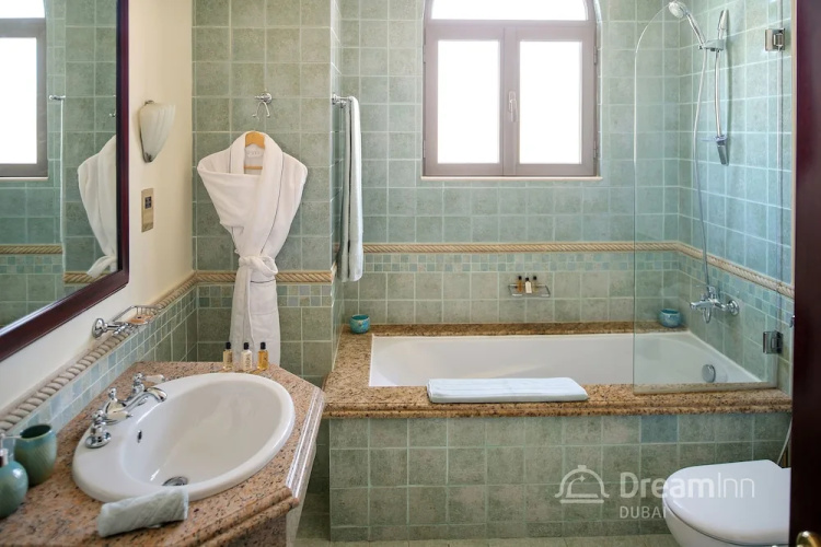 The Palm Jumeirah Villas - Frond O