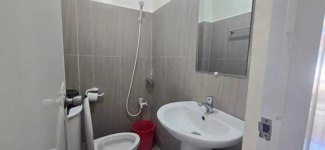 Oyo 1121 Junlyn Apartelle