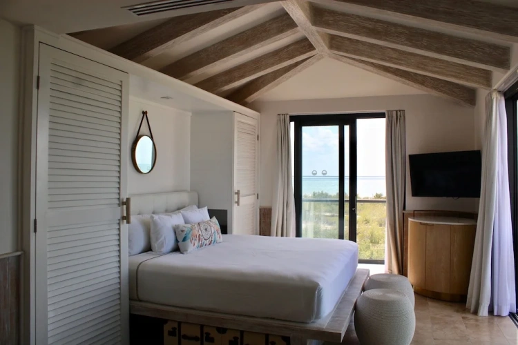 Suite with ocean view