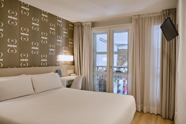 Standard Twin room with balcony and with view
