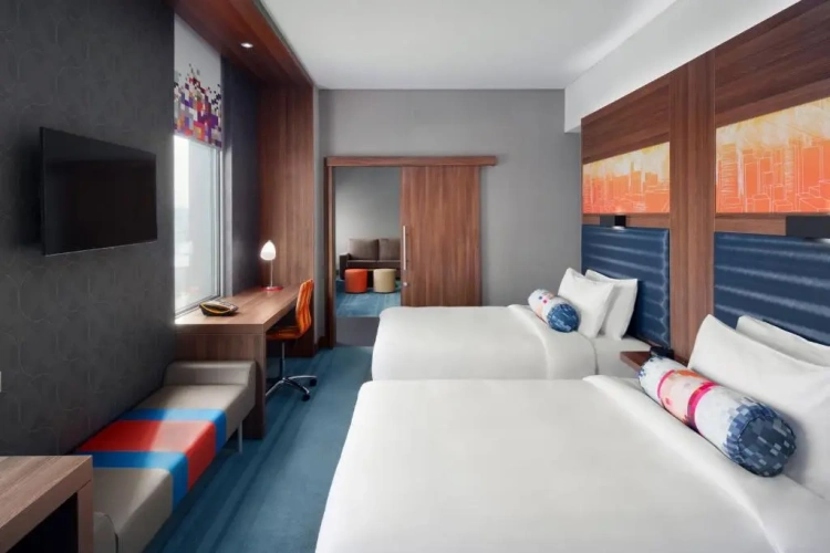 Ultra Savvy Double Suite