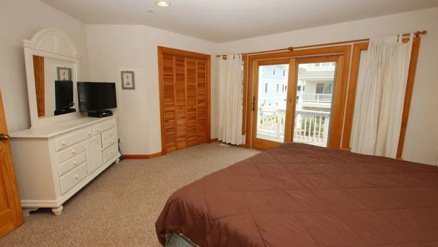 Green Grass & High Tides - 8 Br Home