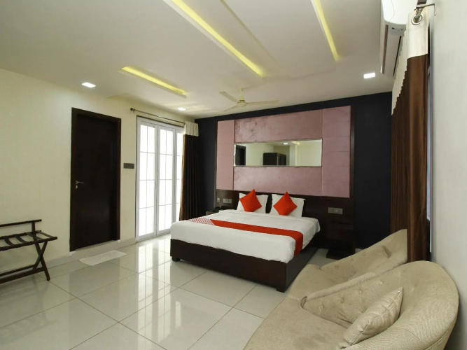 OYO 27022 Akshaya
