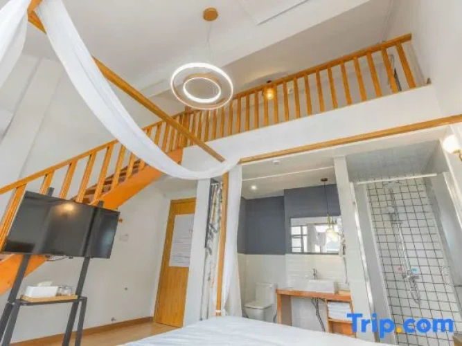 Quadruple Apartment with courtyard view