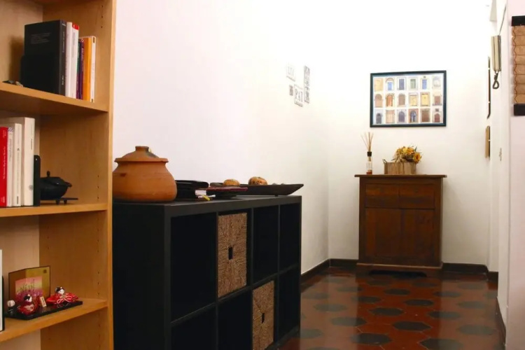 Ethnic Apt in Testaccio's Heart, Serviced by Hostmaker