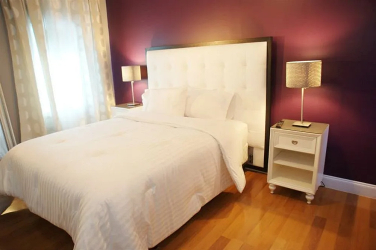 The Upper Level - A Hotel Alternative