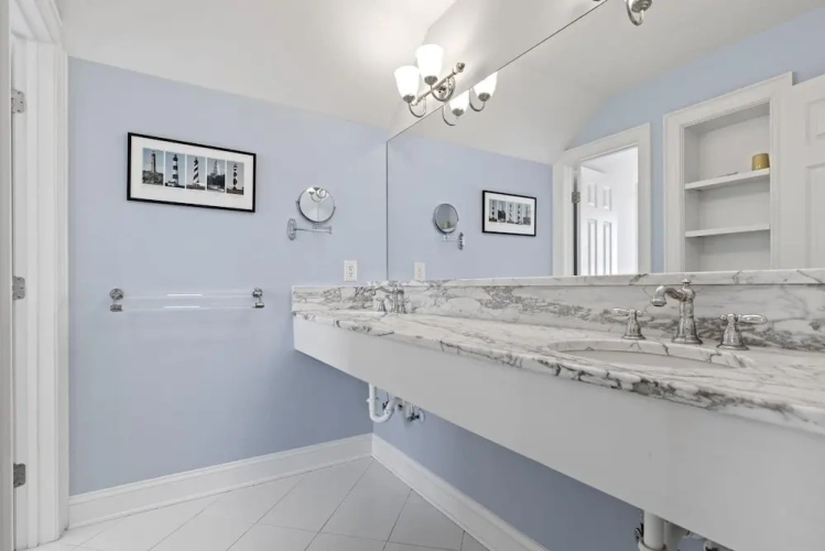 4 Bedrooms Cottage