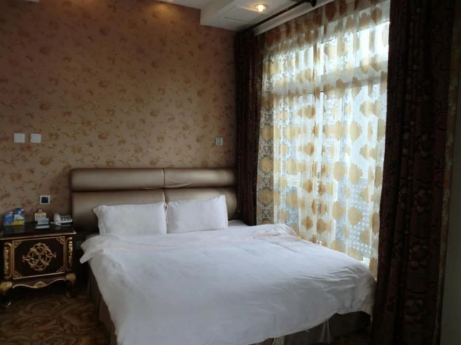 Chengdu Happy Holiday Inn