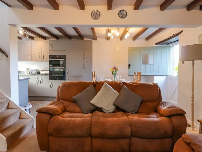 Oak Leaves Cottage