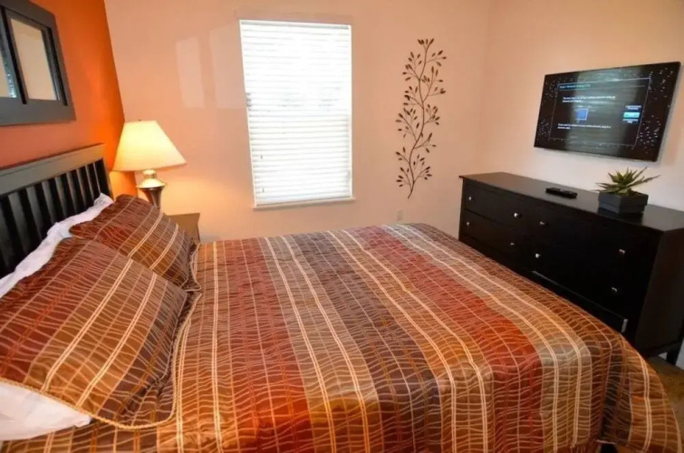 5 Br Home Kitchen Sleeps 10