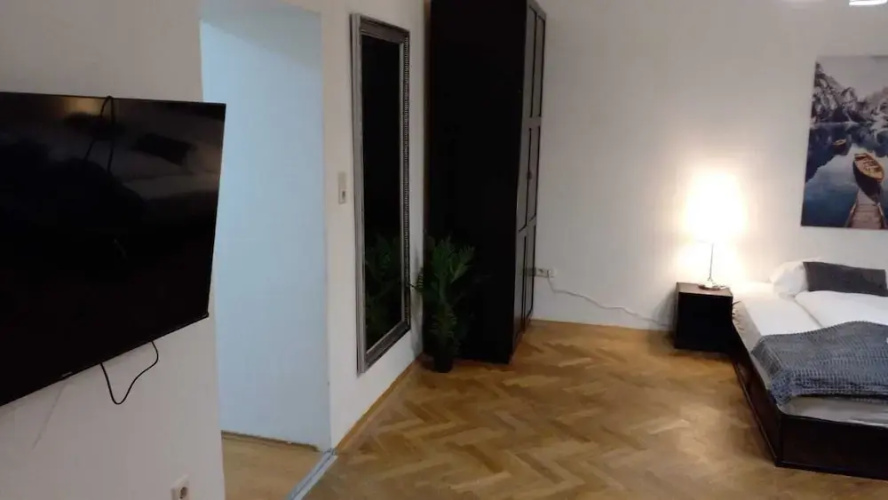 Bright 2BR Stay Close to Stadthalle