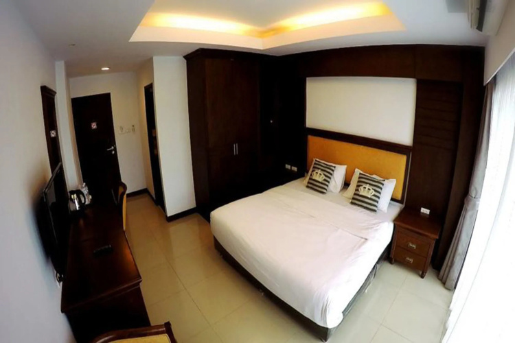 OYO 898 Sota Residence