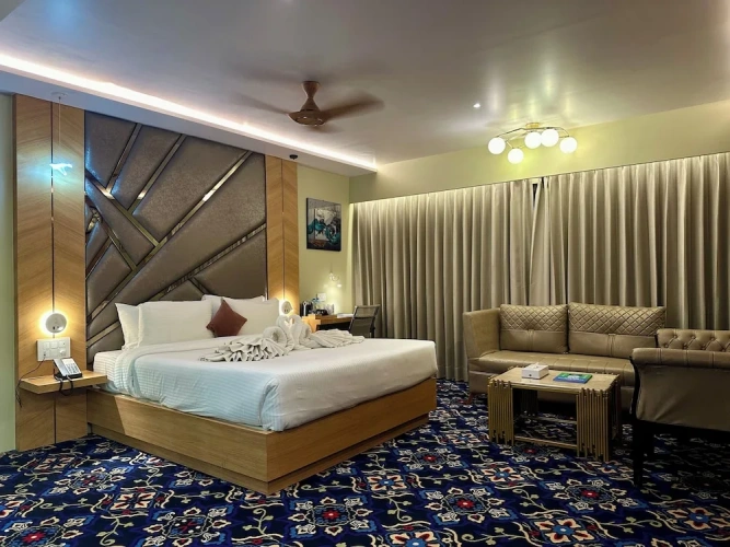 2 Bedrooms Premier Double room with city view