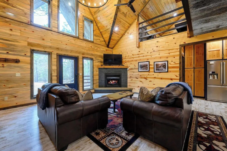 Drift Inn 3bdr W/ Hot Tub - Broken Bow, OK