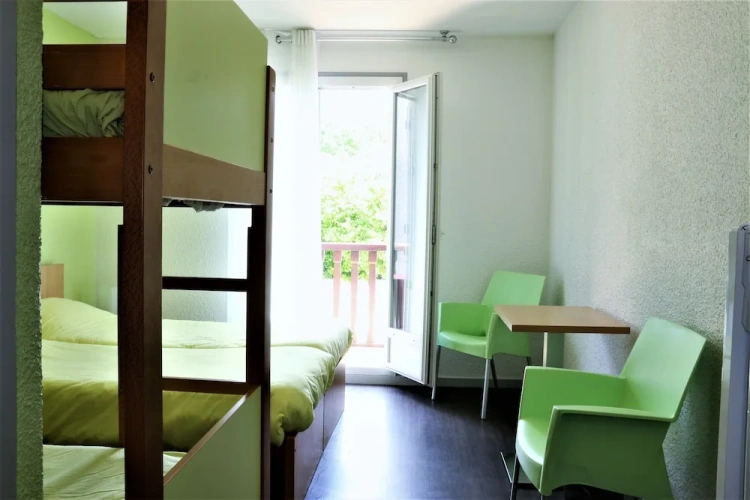 Standard Quadruple room with mountain view