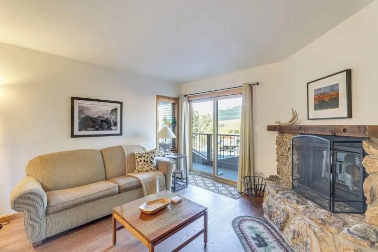 Walk to Ski Lifts: Cozy Crested Butte Condo