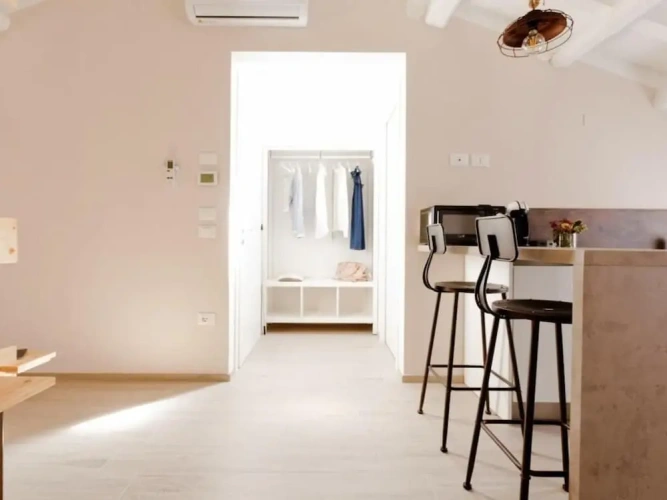 Deluxe Studio