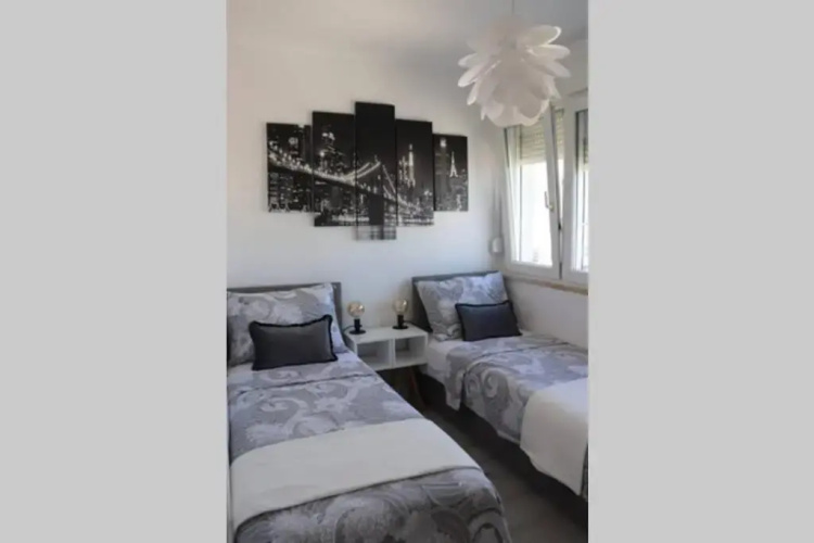 NEW! Top apartment, Split view from above