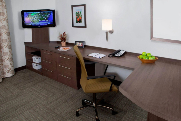 Candlewood Suites Lenexa - Overland Park Area