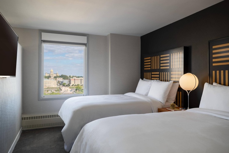 2 Bedrooms Double Suite with city view