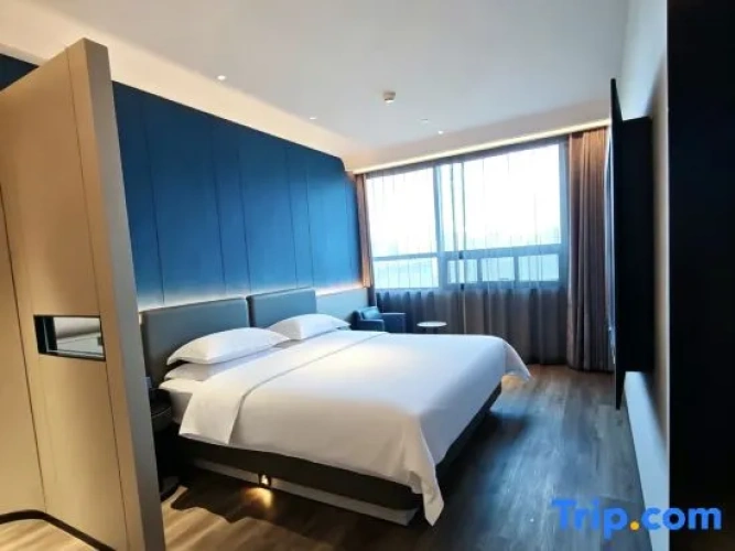 Standard Double room with city view