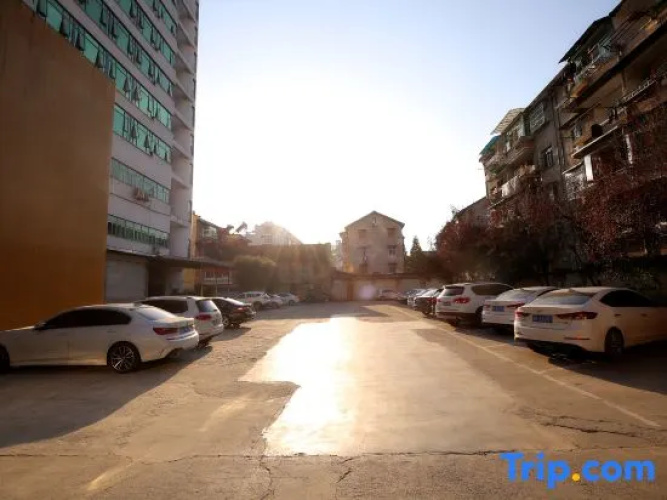 Yunhe Hotel