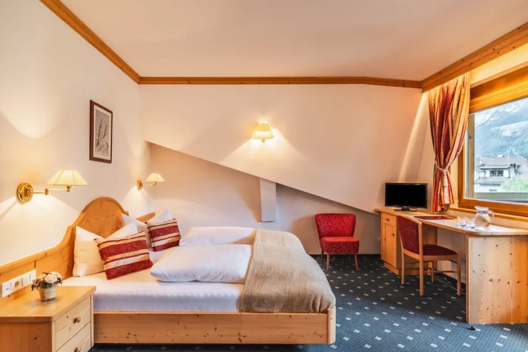 Standard Triple room with mountain view