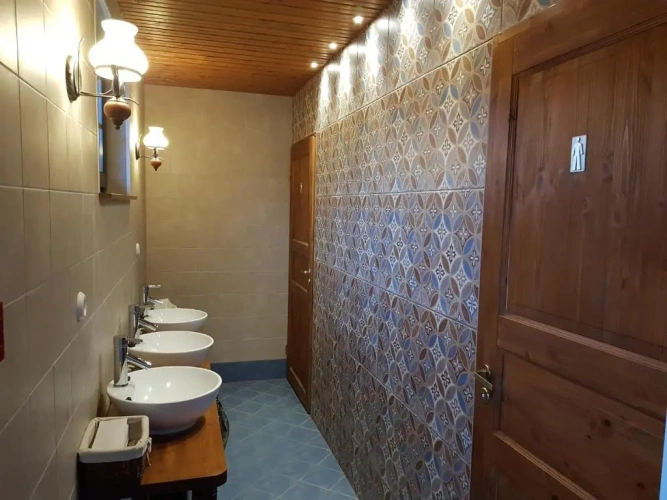 Standard Twin room with lake view