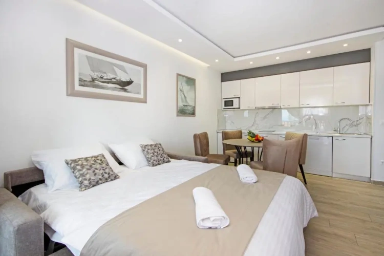 Apartment with balcony