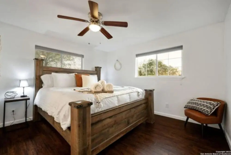 Experience Serenity in a 4BR 3BA Downtown Home