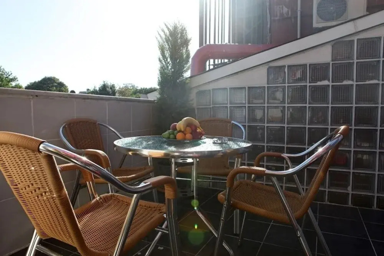 Noi Suites
