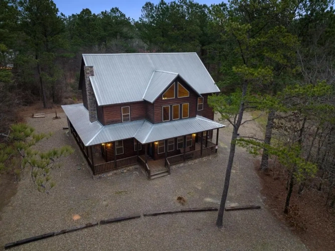4 Bedrooms Cottage
