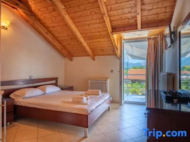 3 Bedrooms Apartment
