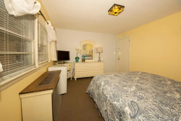Simmons Motel